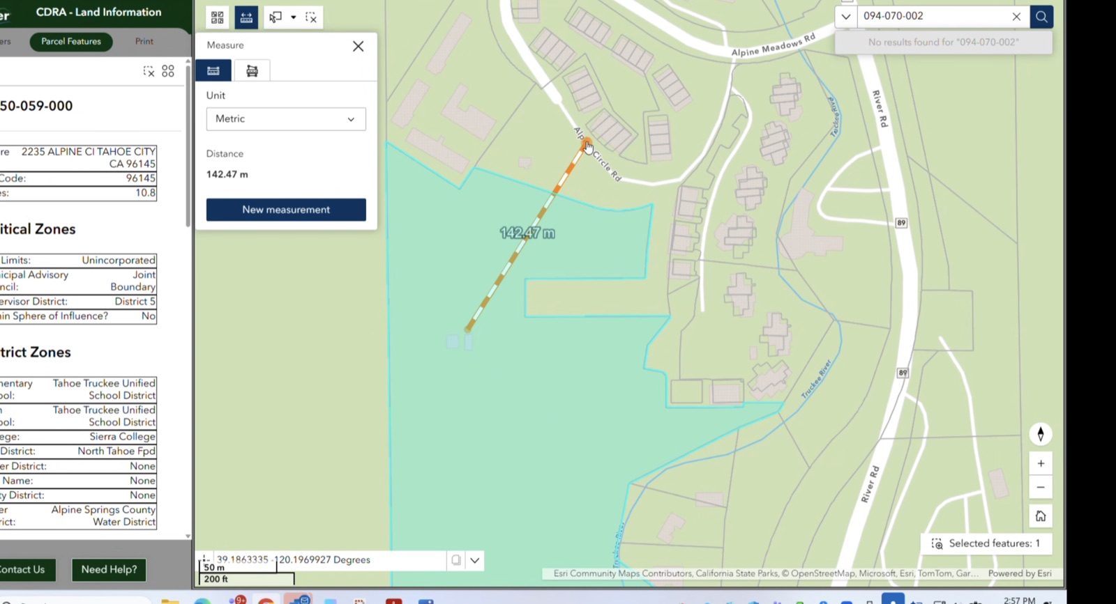 Parcel map of the 10.8-acre site — the tower sits 142.47 m inside the boundary, so the 300-foot notice radius falls short of the property line